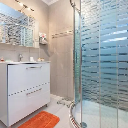Holiday home Lovely Townhouse, Swimming Pool *