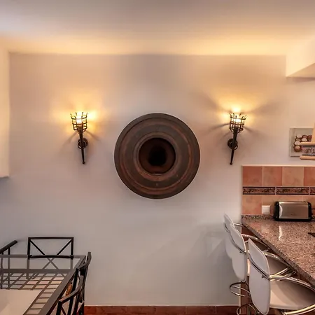 Lovely Townhouse, Swimming Pool Holiday home *